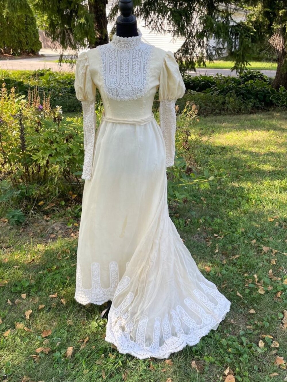 Vintage 70s Wedding Dress Edwardian Lace Puff Sleeve High Neck Train Beaded S XS